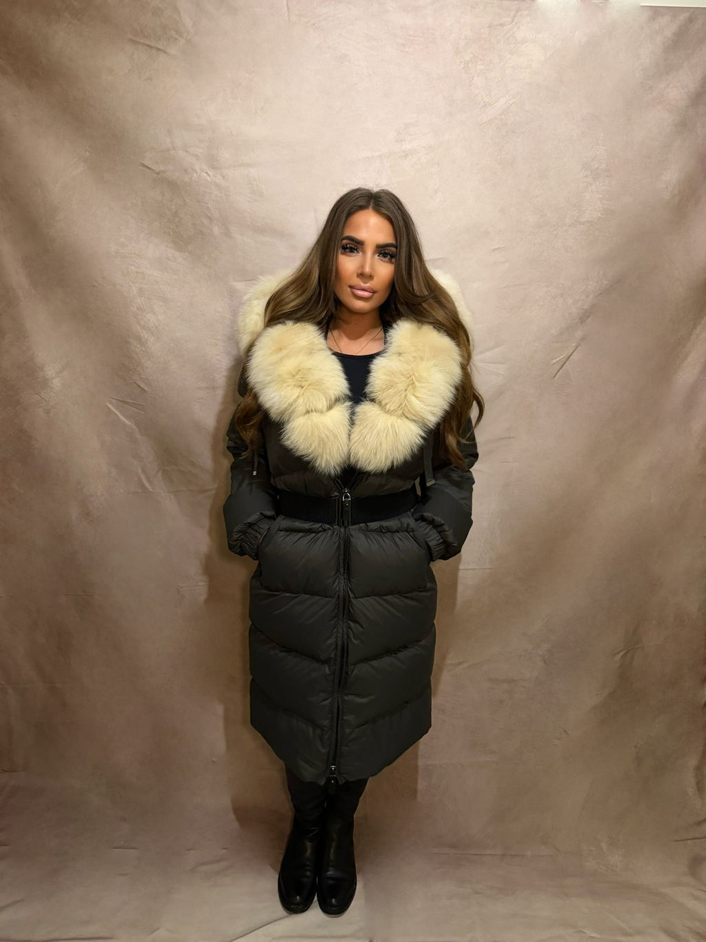 Sorelle Noir London Collection – The Ultimate Winter Luxury